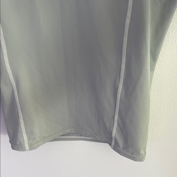 Gray Swim Rash Guard - Picture 4 of 11